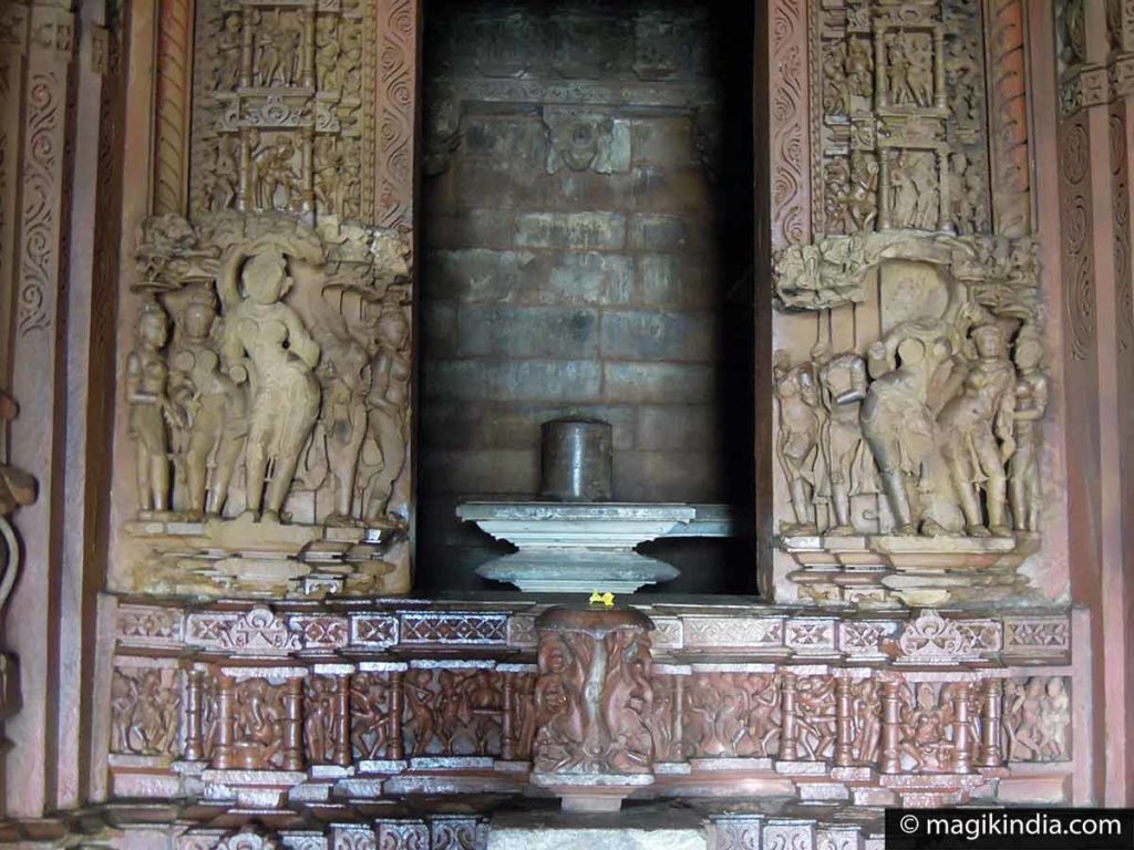 khajuraho-rsindi-tourism-temple