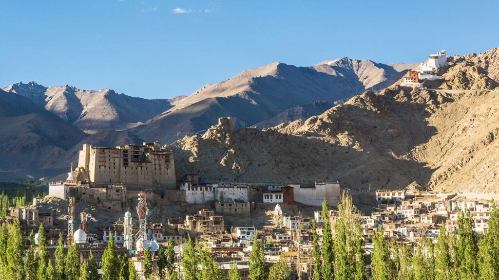 leh-ladakh-tourism-rsindia-tours-village